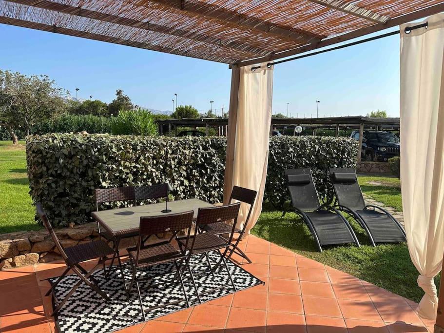Casa Smeralda: Con Giardino E Vicino Al Mare Punta Molara ภายนอก รูปภาพ