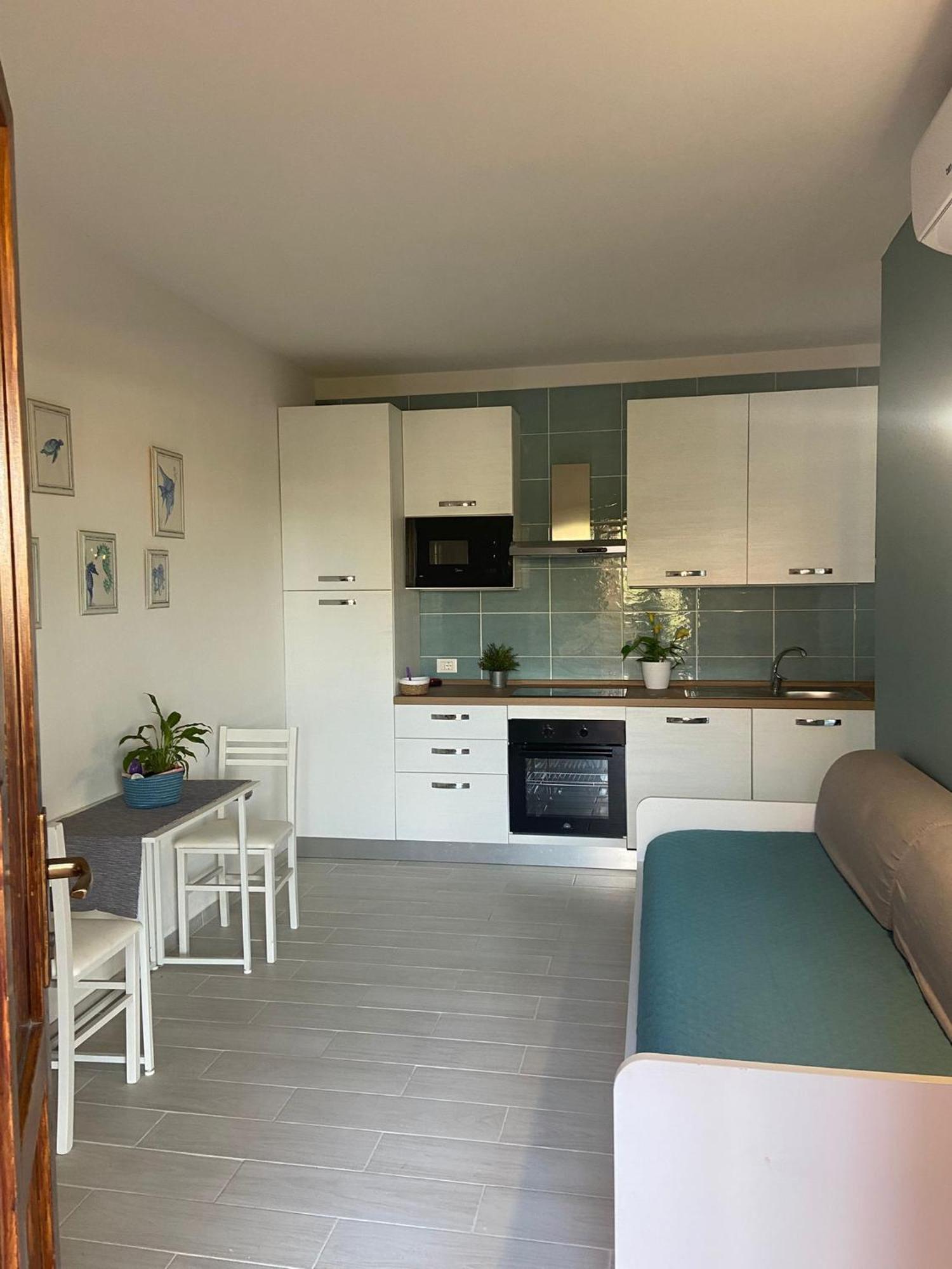 Casa Smeralda: Con Giardino E Vicino Al Mare Punta Molara ภายนอก รูปภาพ