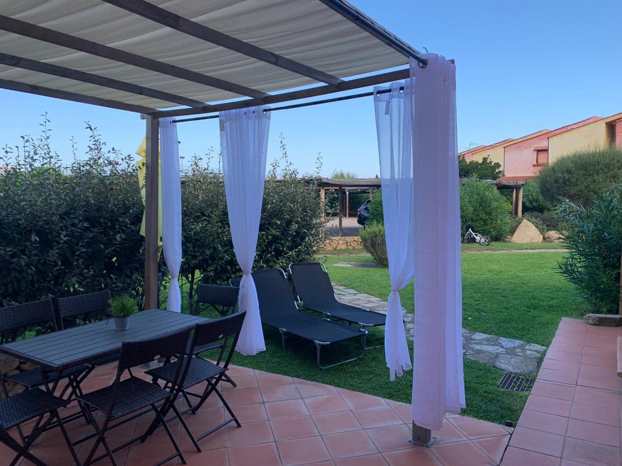 Casa Smeralda: Con Giardino E Vicino Al Mare Punta Molara ภายนอก รูปภาพ