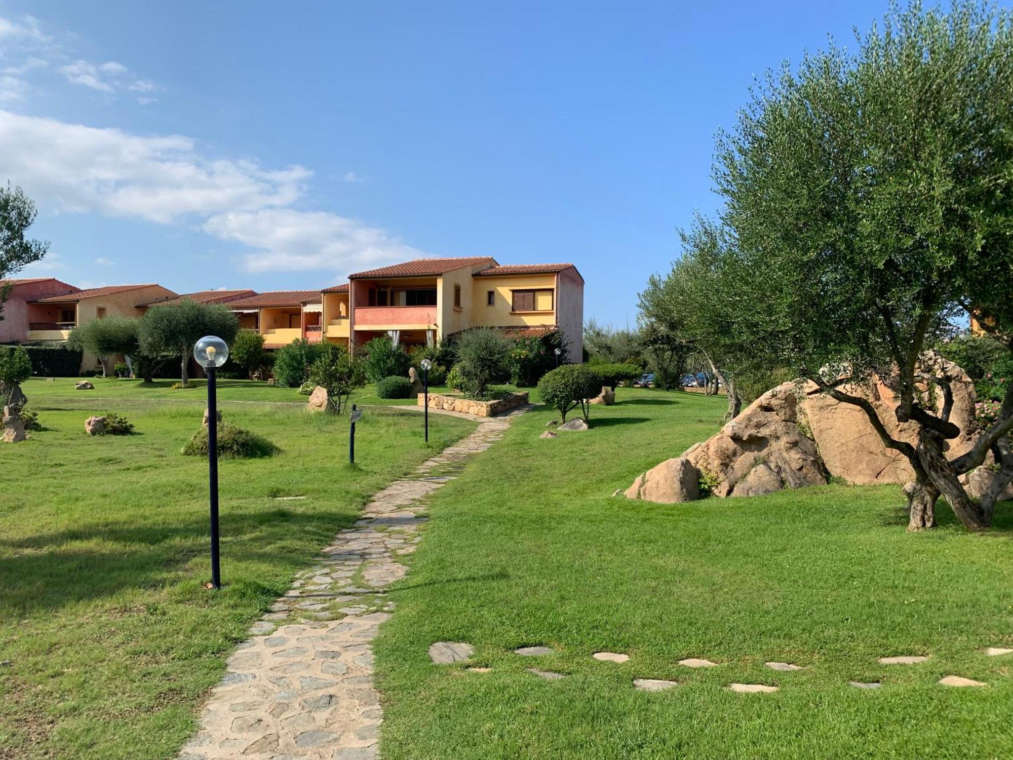 Casa Smeralda: Con Giardino E Vicino Al Mare Punta Molara ภายนอก รูปภาพ