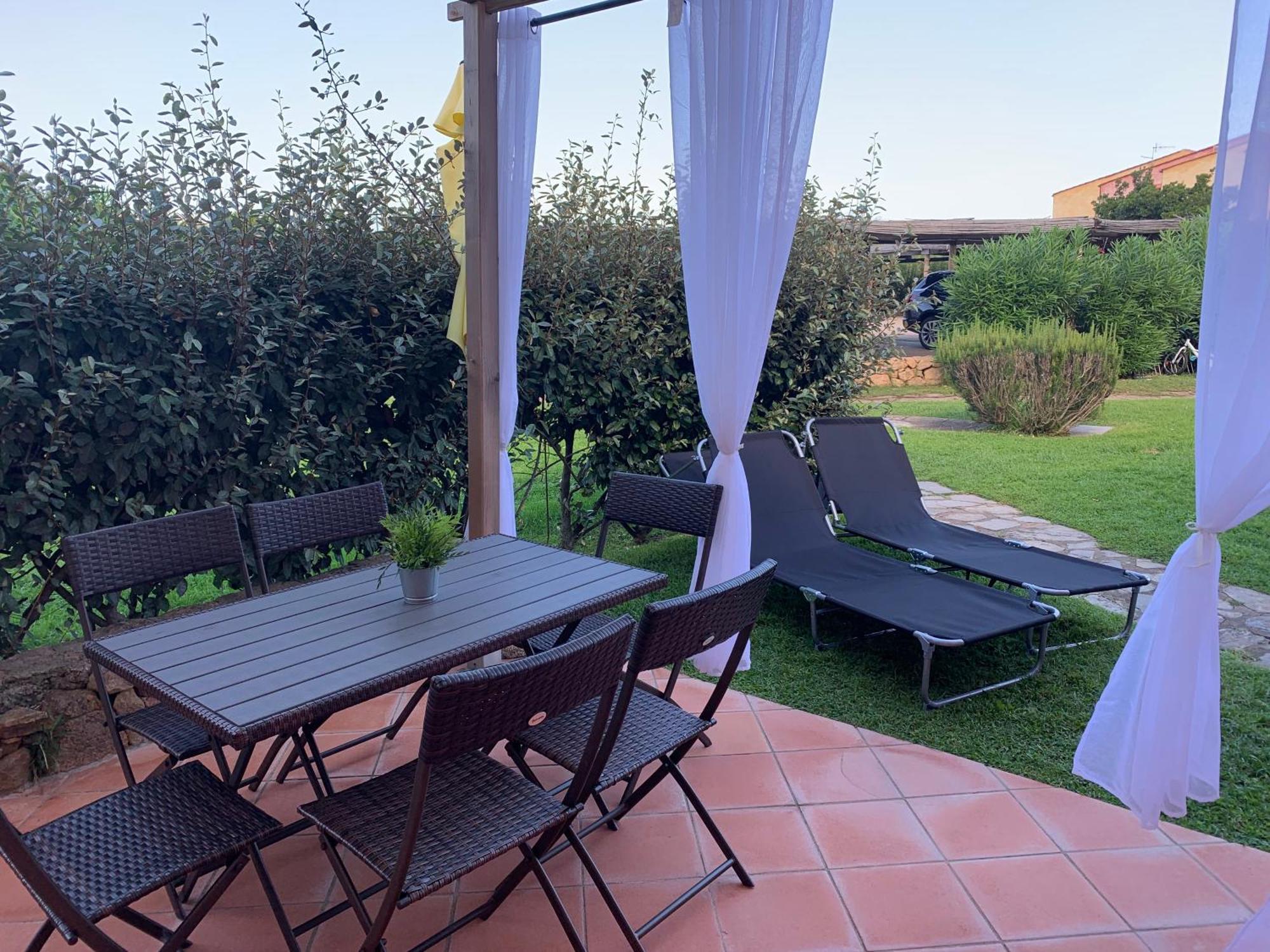 Casa Smeralda: Con Giardino E Vicino Al Mare Punta Molara ภายนอก รูปภาพ